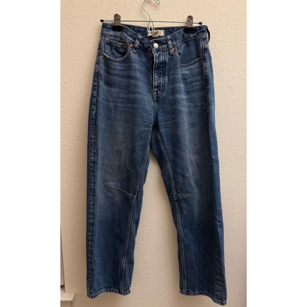 Madewell The Curvy Darted Barrel Leg Jean in Irmo Wash - Picture 4 of 10